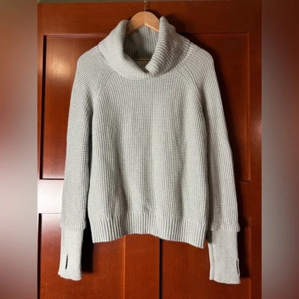 Market & Spruce Cozy Gray Turtleneck Sweater
